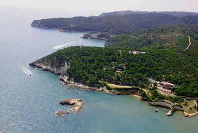 un'immagine paradisiaca sullo splendido  mare garganico e della sua costa