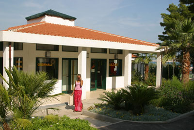 Il centro commerciale disponibile per gli ospiti del Gattarella Resort
