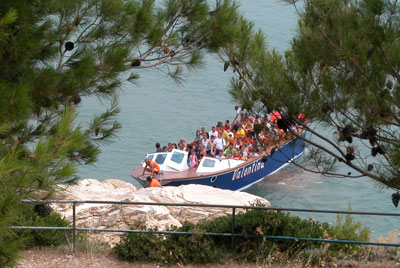 una splendida gita in barca con partenza ed arrivo direttamente dal Gattarella Resort