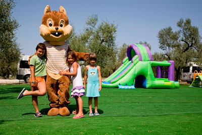 Un angolo del parco giochi attrezzato per i più piccoli all'Hotel Ginestre