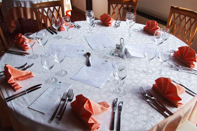 la disposizione degli ambienti del ristorante all'Hotel le Ginestre 4 stelle vieste