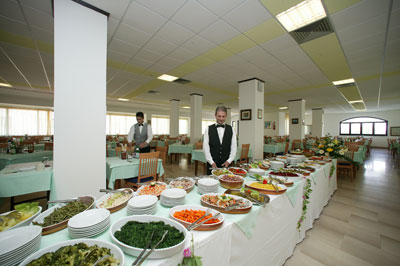 una foto del buffet allestito per gli ospiti presso il ristorante dell'Hotel