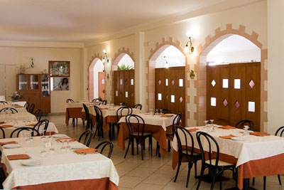 Il ristorante interno all'hotel villaggio Rendez Vous