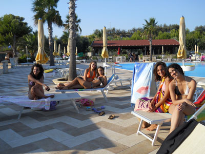 momenti di pieno relax in piscina