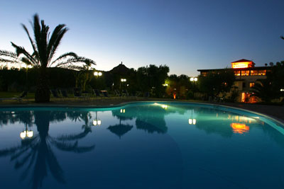 spettacolare scorcio in notturna sull'hotel