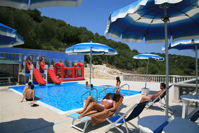 Particolare della Piscina per Bambini del Residence il Falco
